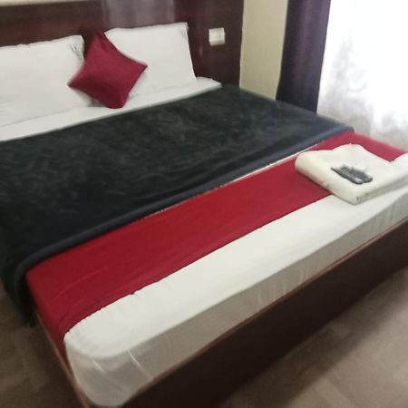 Pinehill Suits 乌提 外观 照片